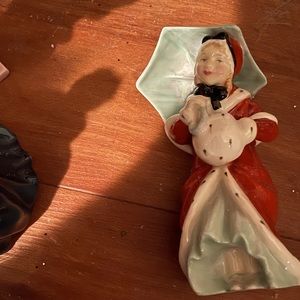 Royal Doulton Figurine “Miss Muffet” bone China HN 1936